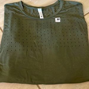 SPENGA Glyder Perforated Long Sleeve Tee. NWT. OLIVE GREEN SIZE M